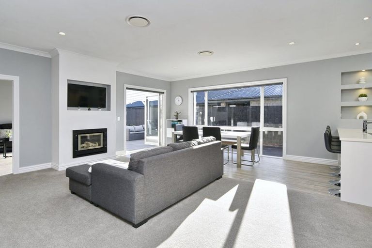 Photo of property in 8 Highfield Lane, Rangiora, 7400