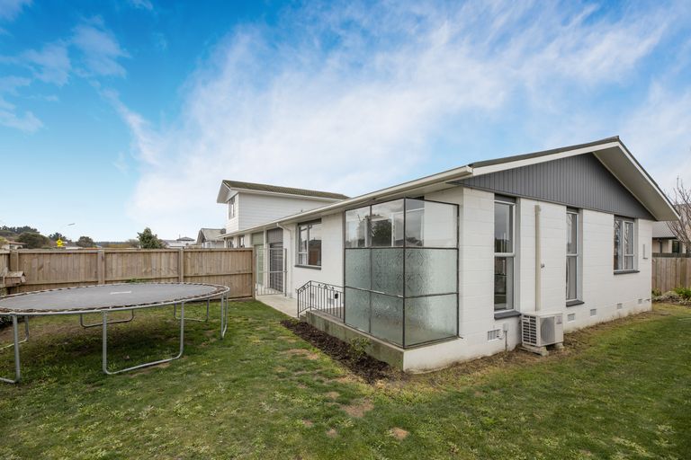 Photo of property in 1/2 Lamorna Road, Parklands, Christchurch, 8083