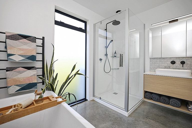 Photo of property in 68 Parrs Road, Hurworth, New Plymouth, 4371