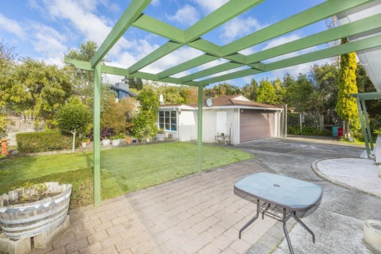 Photo of property in 3 Sunbrae Drive, Silverstream, Upper Hutt, 5019