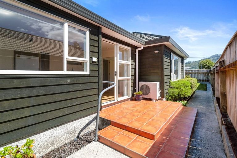 Photo of property in 1066a High Street, Avalon, Lower Hutt, 5011