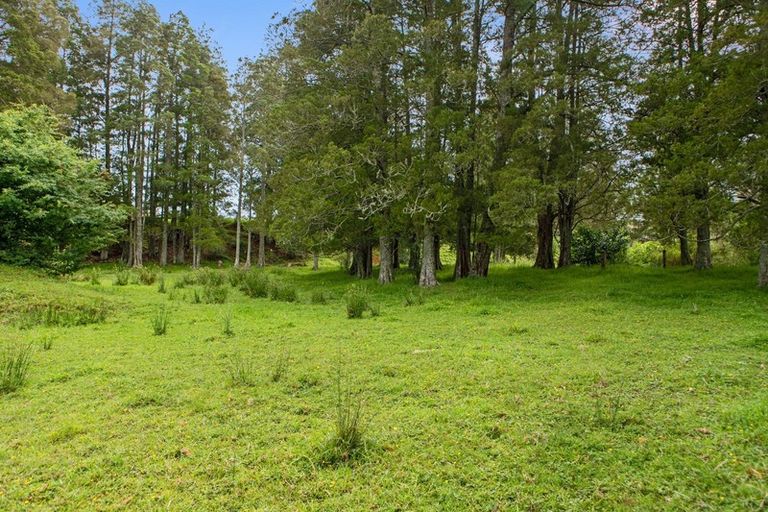 Photo of property in 150 Dimmock Road, Waitakaruru, Ngatea, 2471