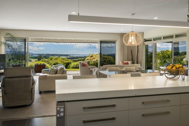 Photo of property in 63 Ongare Point Road, Tahawai, Katikati, 3170