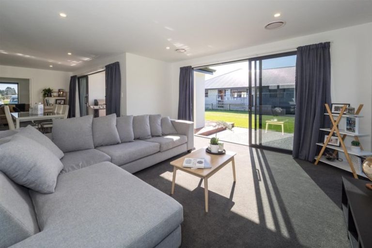 Photo of property in 16 Kelburn Place, Tinwald, Ashburton, 7700