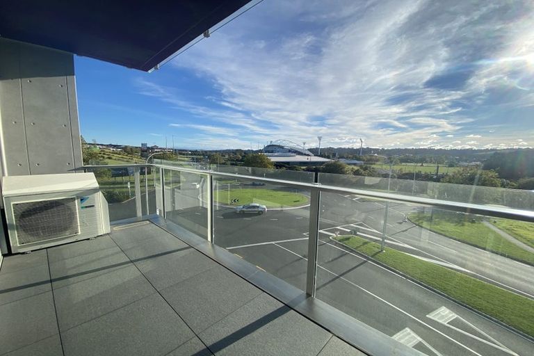 Photo of property in 604/27 Don Mckinnon Drive, Albany, Auckland, 0632