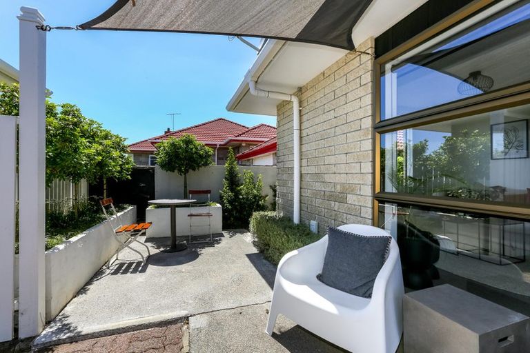 Photo of property in 504 Devon Street East, Strandon, New Plymouth, 4312