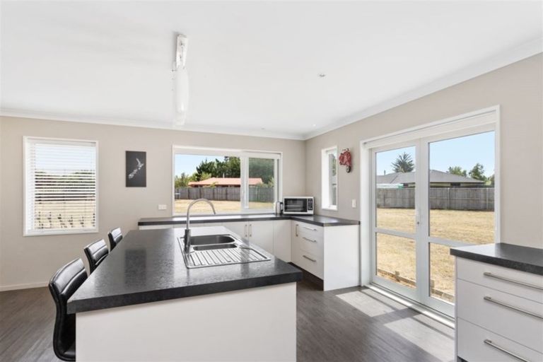 Photo of property in 8 Elm Grove, Amberley, 7410