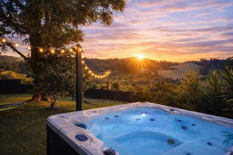 Photo of property in 47 Waitakere Road, Waitakere, Auckland, 0816