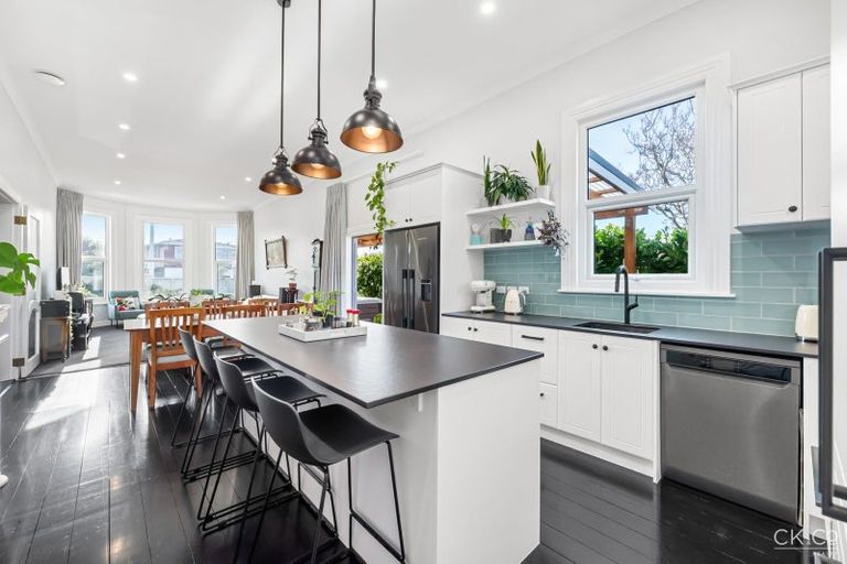 Photo of property in 82 Knights Road, Hutt Central, Lower Hutt, 5010