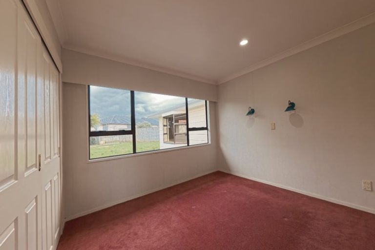 Photo of property in 591 Great South Road, Rosehill, Papakura, 2113