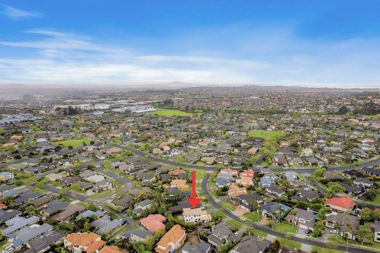 Photo of property in 11 Dunvegan Rise, East Tamaki Heights, Auckland, 2016