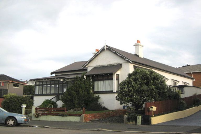 Photo of property in 1 Beach Street, Saint Clair, Dunedin, 9012