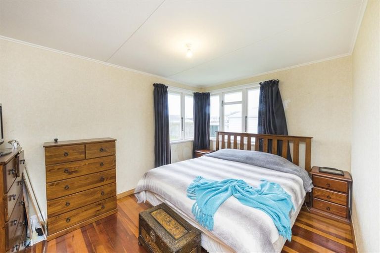 Photo of property in 9 Holland Crescent, Bulls, 4818