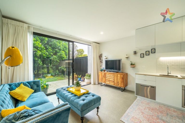 Photo of property in 15 Te Ara O Paetutu, Petone, Lower Hutt, 5012