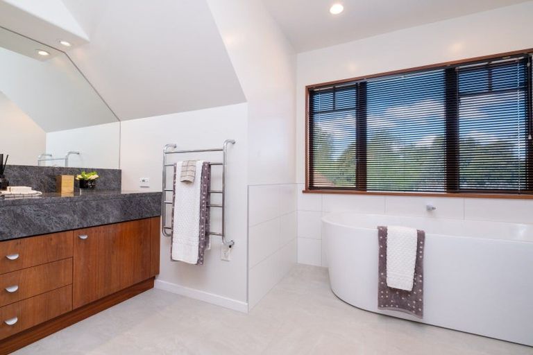 Photo of property in 140 Kopanga Road, Havelock North, 4130