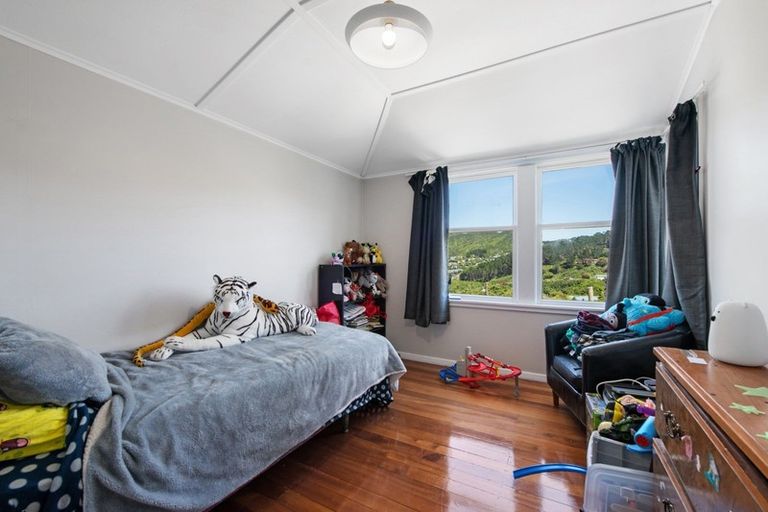 Photo of property in 18a Montgomery Avenue, Karori, Wellington, 6012