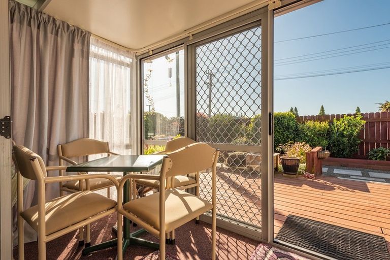 Photo of property in 2 Meadowvale Drive, Levin, 5510