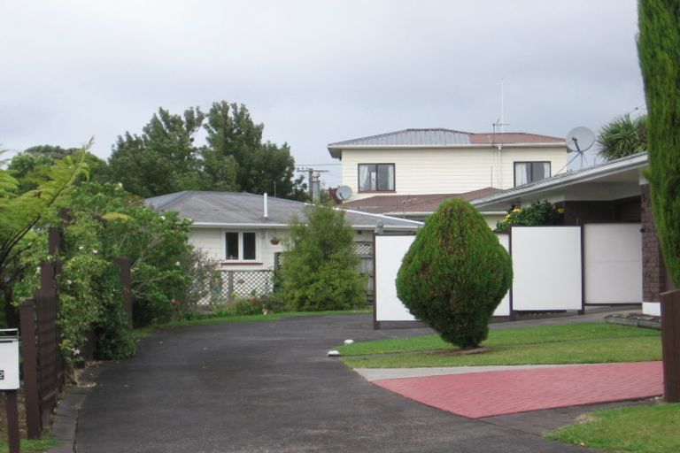 Photo of property in 2/27 Matuhi Rise, Henderson, Auckland, 0612