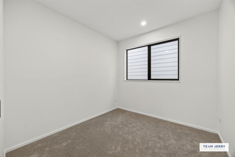 Photo of property in 27 Jandell Crescent, Bucklands Beach, Auckland, 2014