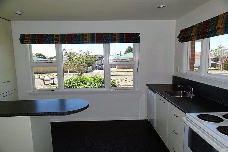 Photo of property in 54 Bickerton Street, Wainoni, Christchurch, 8061