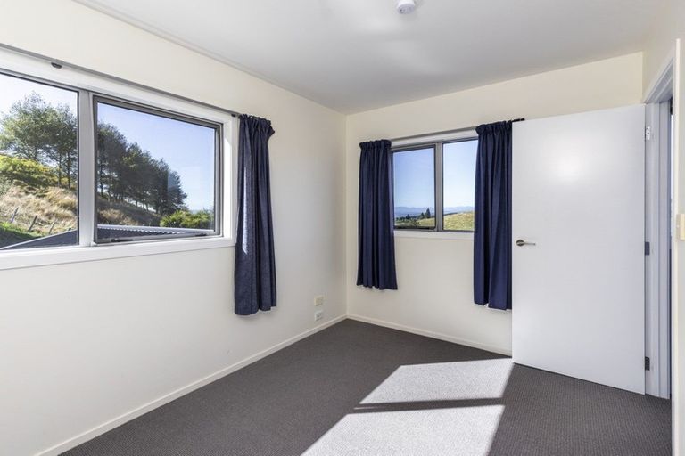Photo of property in 1 Edge Hill, Acacia Bay, Taupo, 3385