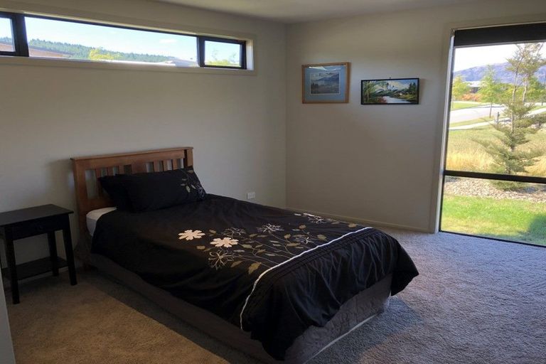 Photo of property in 1 Valley Crescent, Wanaka, 9305