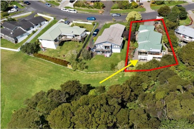 Photo of property in 14 Emlyn Place, Torbay, Auckland, 0630