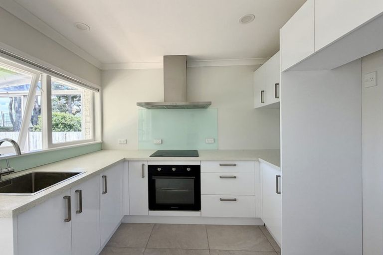 Photo of property in 2/22 Gladys Avenue, Glenfield, Auckland, 0629