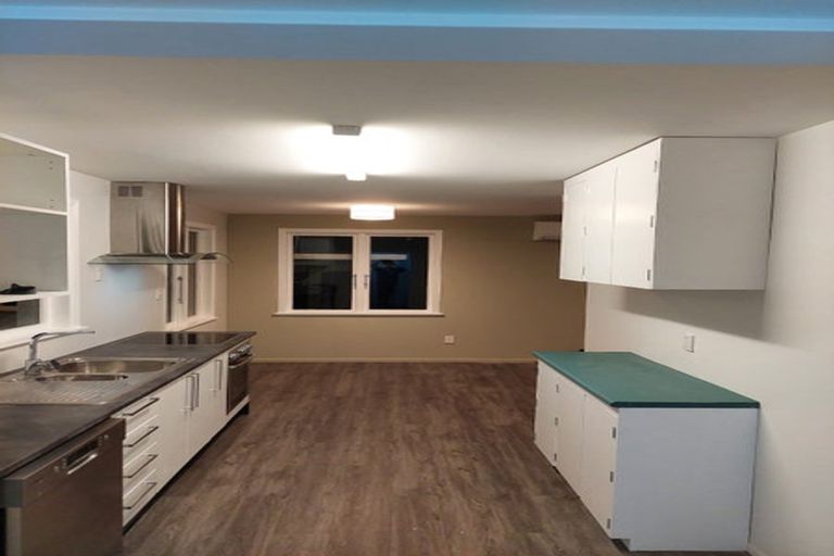 Photo of property in 14 Shackleton Grove, Stokes Valley, Lower Hutt, 5019