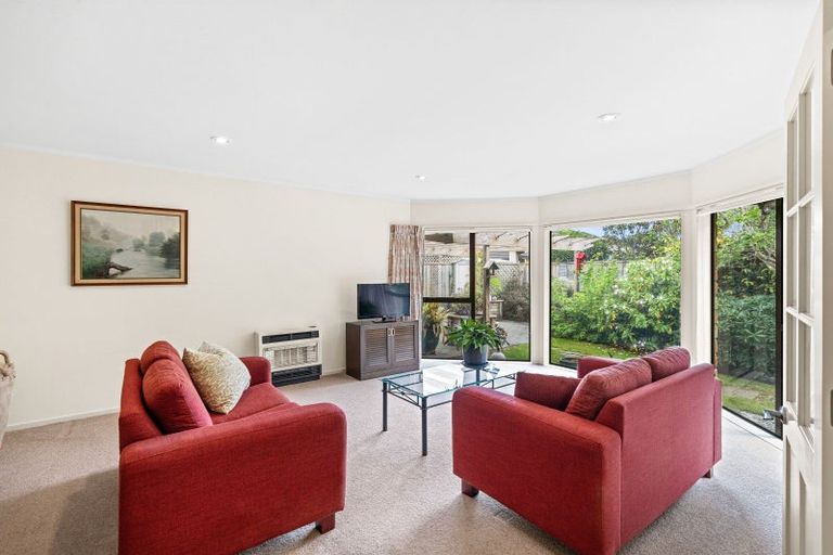 Photo of property in 36 Cranbrook Grove, Waikanae, 5036