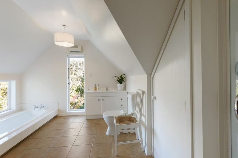 Photo of property in 11 Merlincote Crescent, Governors Bay, Lyttelton, 8971