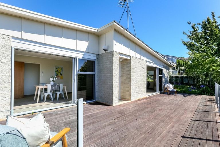 Photo of property in 9 Cabot Place, Frankleigh Park, New Plymouth, 4310