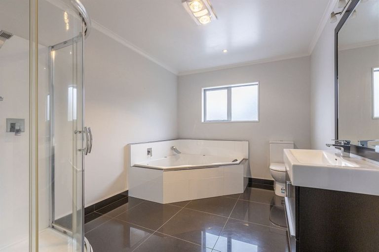 Photo of property in 7a Awatea Terrace, Hokowhitu, Palmerston North, 4410