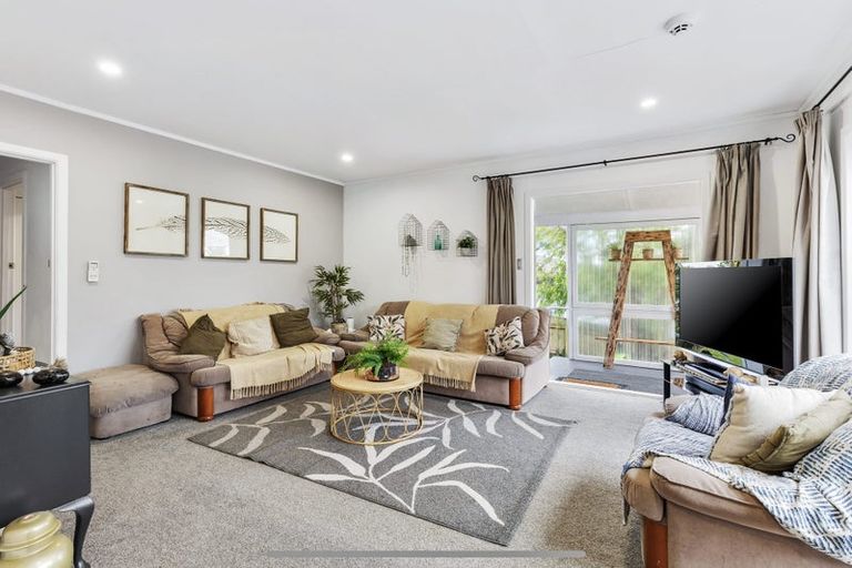 Photo of property in 19 Lanigan Street, Birkdale, Auckland, 0626