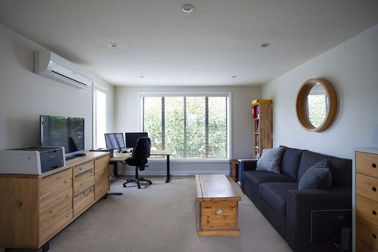 Photo of property in 27c Tamaki Bay Drive, Pakuranga, Auckland, 2010
