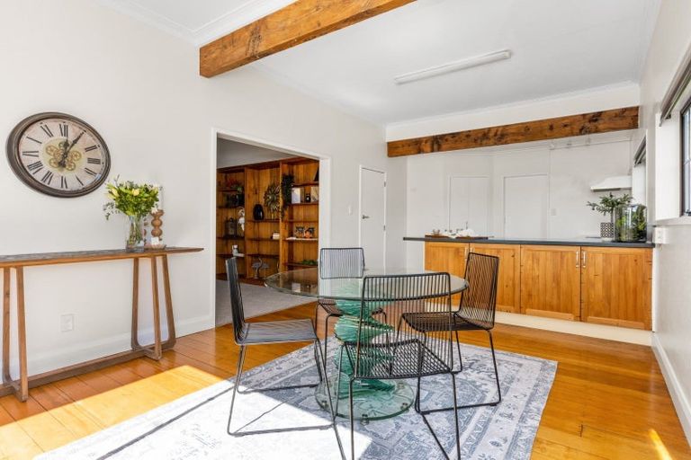 Photo of property in 25 Enfield Road, Hospital Hill, Napier, 4110