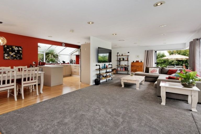 Photo of property in 29 Glucina Avenue, West Harbour, Auckland, 0618