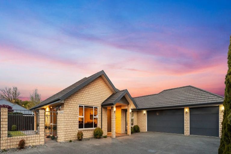 Photo of property in 30 Mokihi Gardens, Hillmorton, Christchurch, 8024