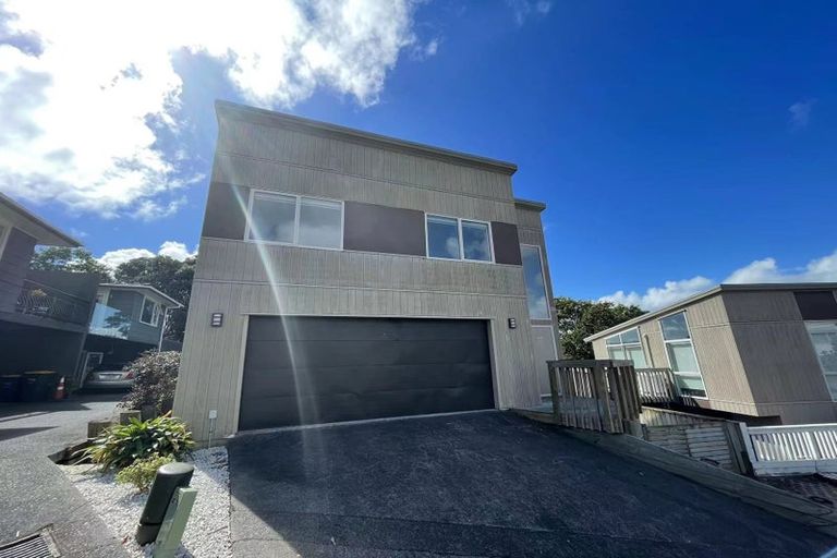 Photo of property in 561b Glenfield Road, Glenfield, Auckland, 0629