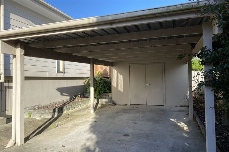 Photo of property in 8a Croydon Road, New Lynn, Auckland, 0600