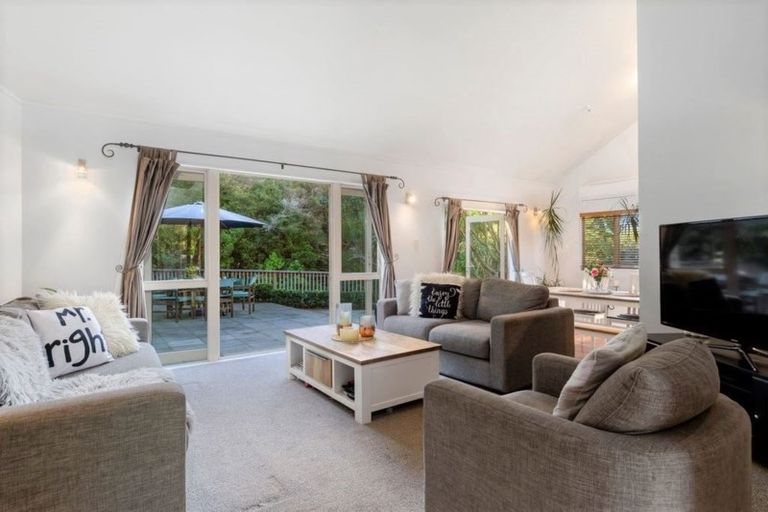 Photo of property in 29 Kate Sheppard Avenue, Torbay, Auckland, 0630