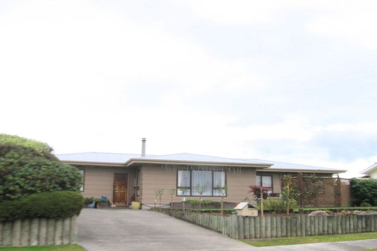 Photo of property in 10 Selkirk Street, Tamatea, Napier, 4112