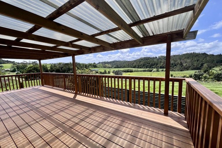 Photo of property in 35 Hawkes Access Road, Waitoki, Silverdale, 0994