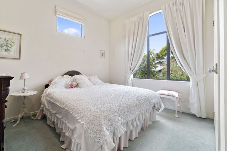 Photo of property in 3/12 Herons Way, Northcote, Auckland, 0627