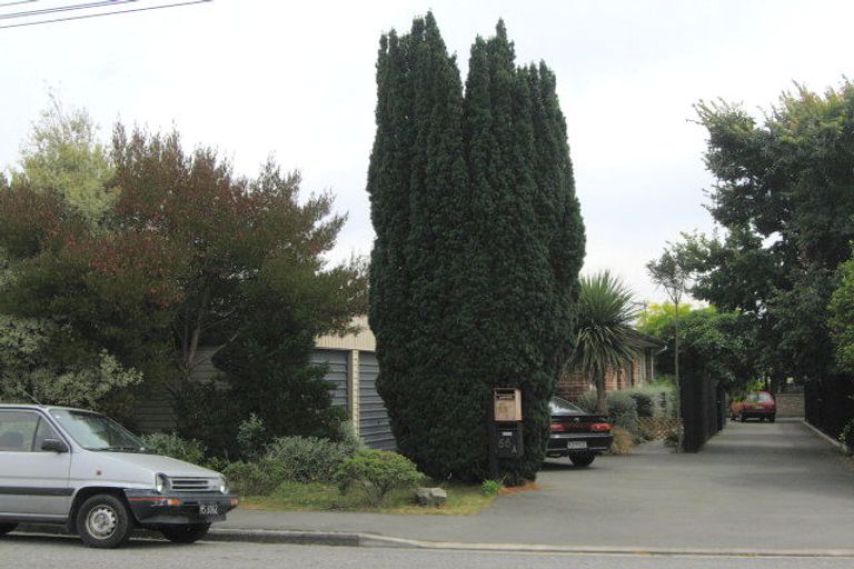 Photo of property in 2/55 Mcfaddens Road, St Albans, Christchurch, 8052