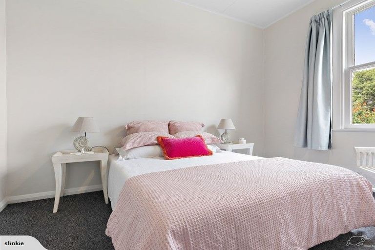 Photo of property in 26 Tanera Crescent, Brooklyn, Wellington, 6021