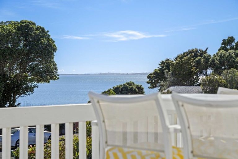 Photo of property in 3 Crispe Road, Clarks Beach, 2122