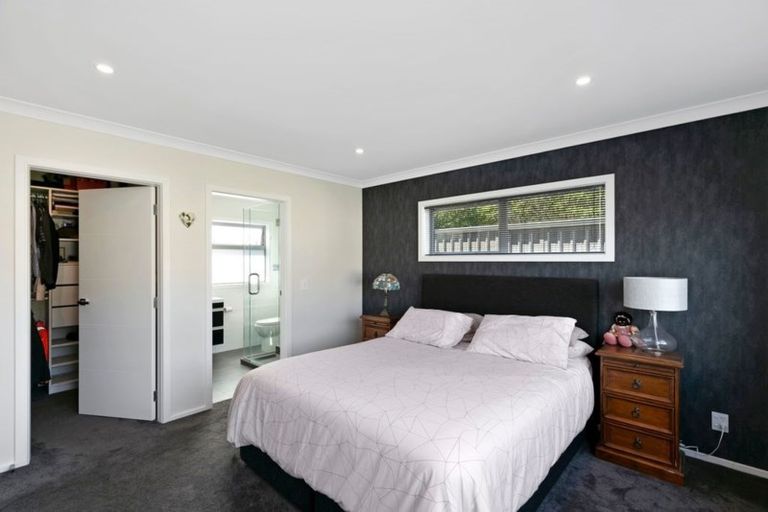 Photo of property in 90 Endeavour Drive, Whitby, Porirua, 5024