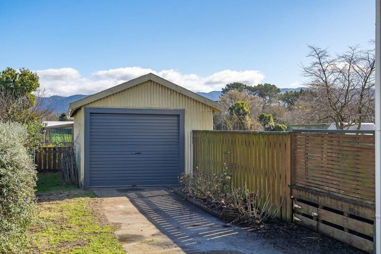Photo of property in 6 South Featherston Road, South Featherston, Featherston, 5771