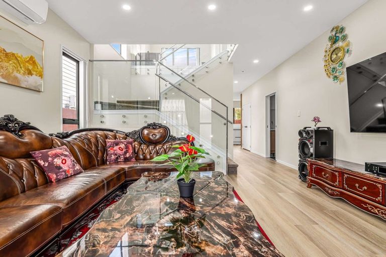 Photo of property in 6/684 Te Atatu Road, Te Atatu Peninsula, Auckland, 0610